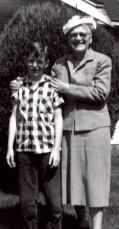 [ Mary Caroline Findley Edmands with her grandson Allan in Centralia, WA, 1956 ]